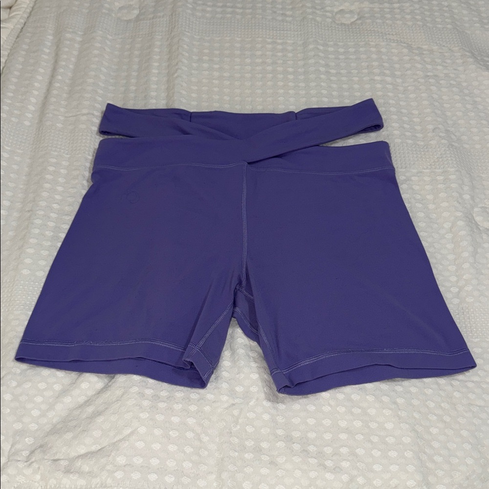 align cut out short 6" dark lavender high rise lululemon size 12